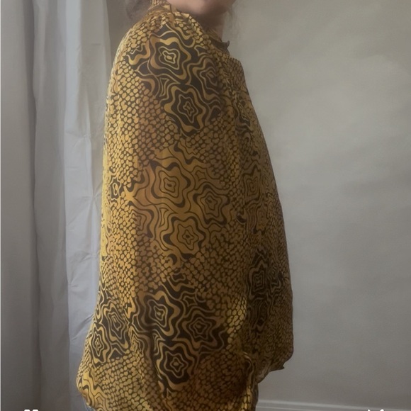 Vintage 80s gold and black graphic print blouse size medium - Picture 7 of 8